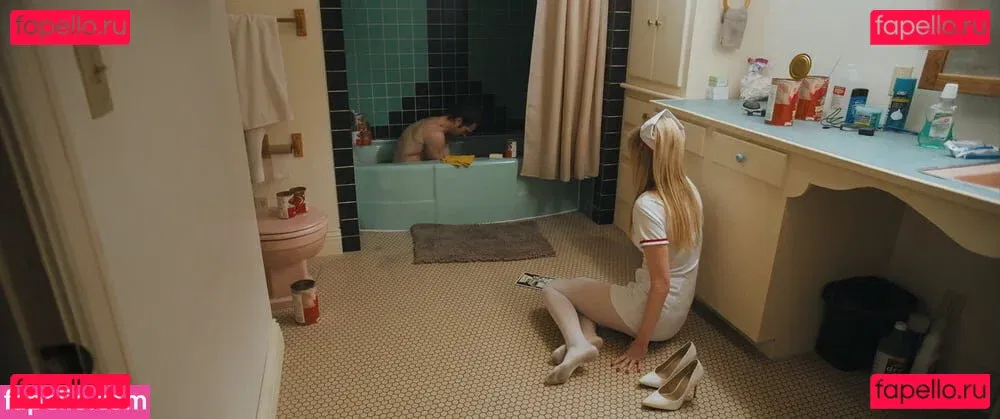 Riki Lindhome Onlyfans Photo Gallery 