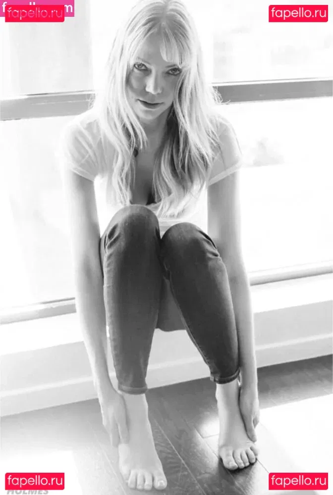 Riki Lindhome Onlyfans Photo Gallery 