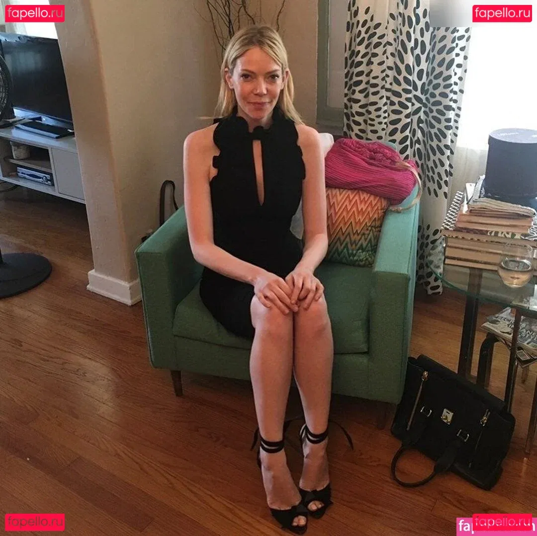 Riki Lindhome Onlyfans Photo Gallery 