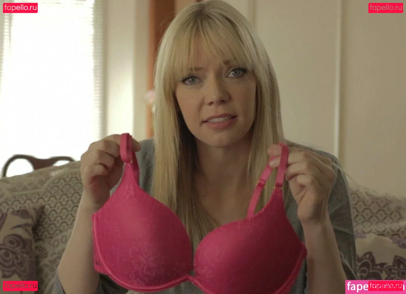 Riki Lindhome Onlyfans Photo Gallery 