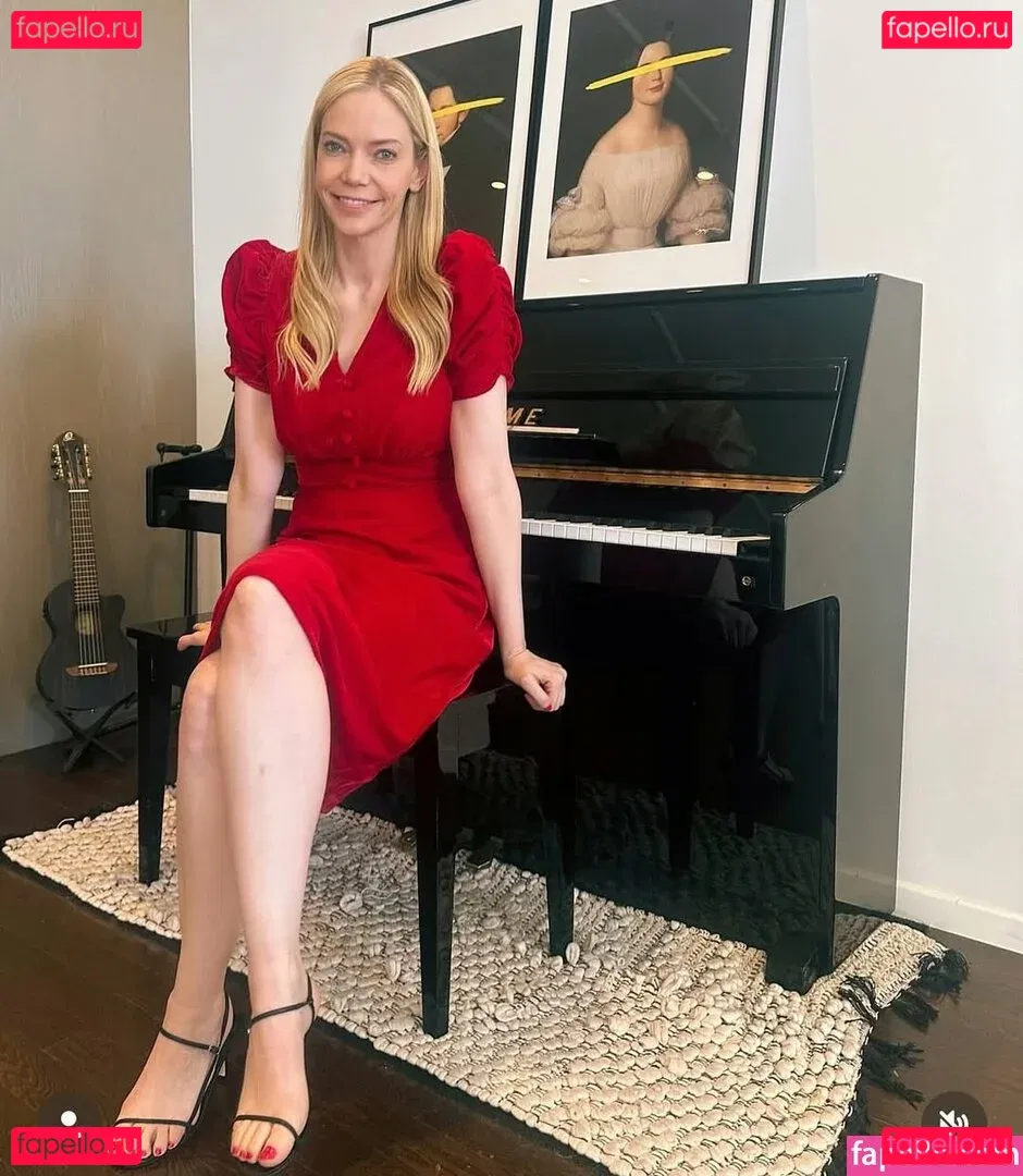 Riki Lindhome Onlyfans Photo Gallery 