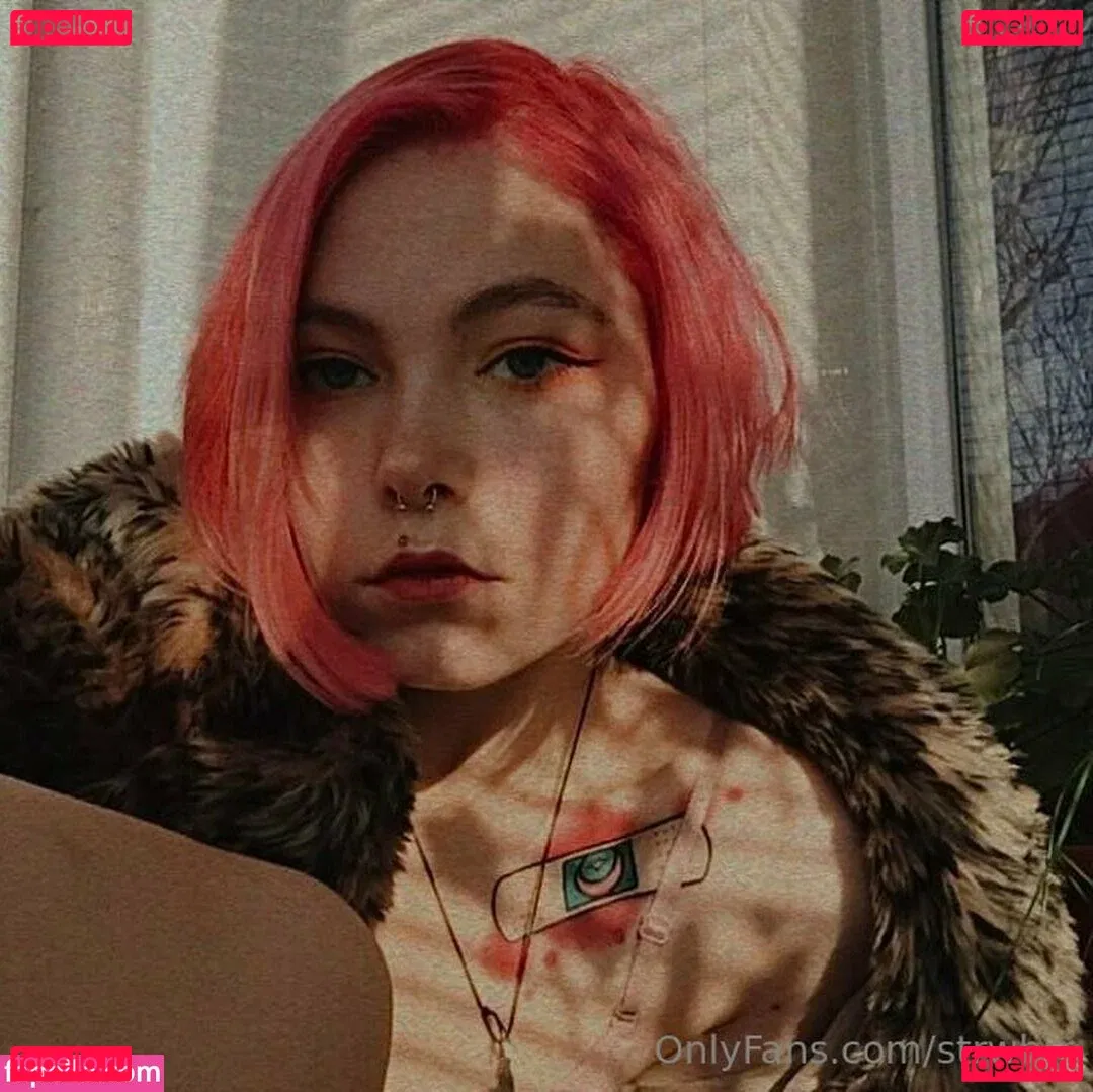 strwbrr Onlyfans Photo Gallery 