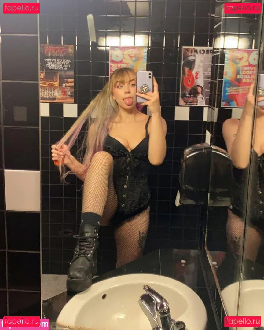 bbykadeyxox Onlyfans Photo Gallery 