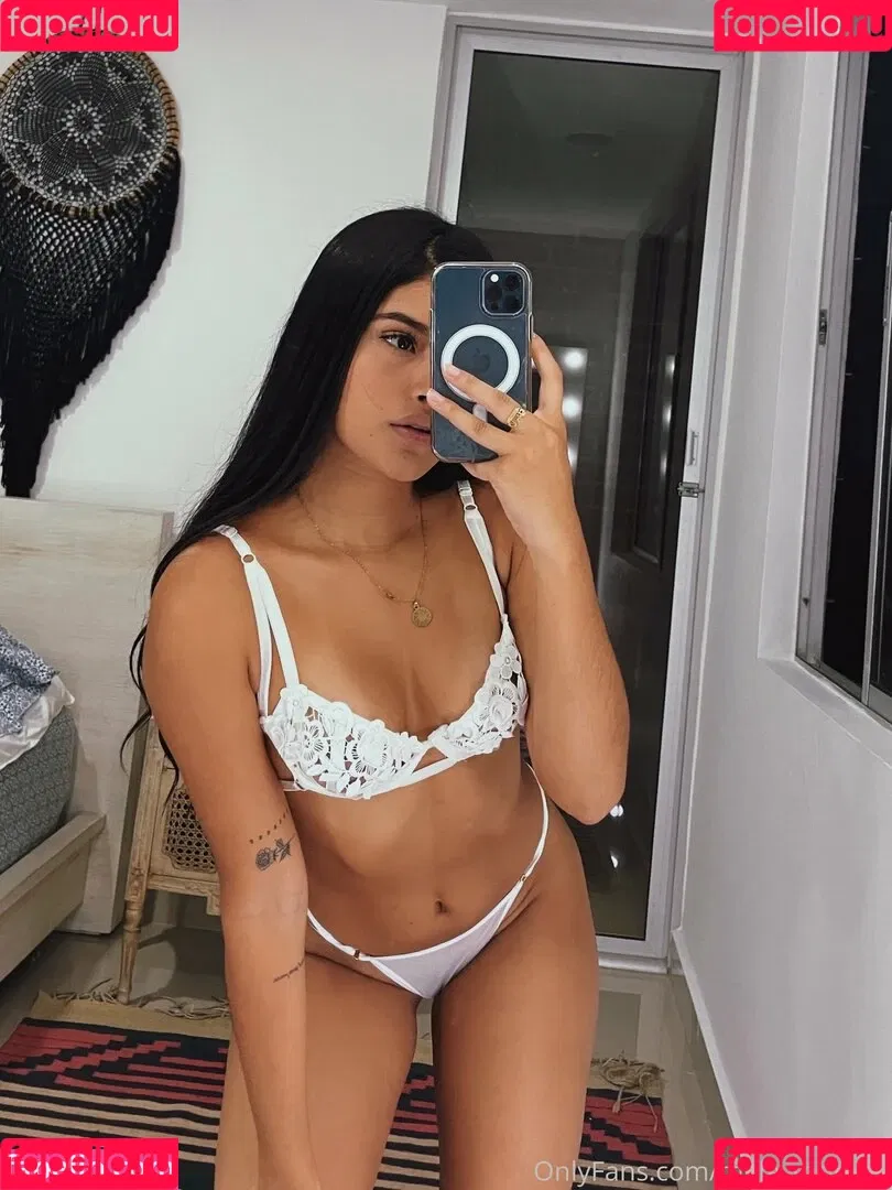 mala_morena Onlyfans Photo Gallery 