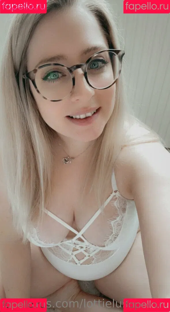 lottielushlovesfree Onlyfans Photo Gallery 