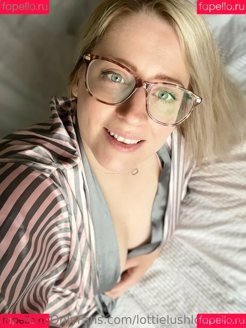 lottielushlovesfree Onlyfans Photo Gallery 
