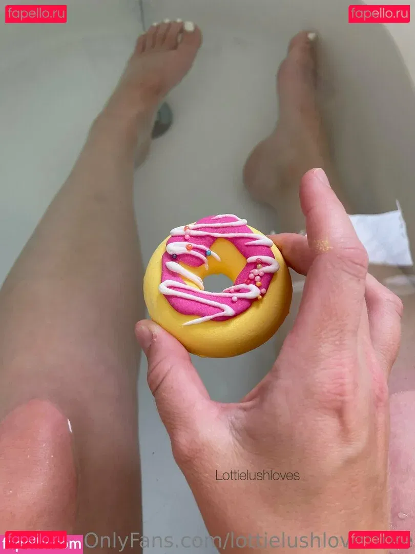 lottielushlovesfree Onlyfans Photo Gallery 