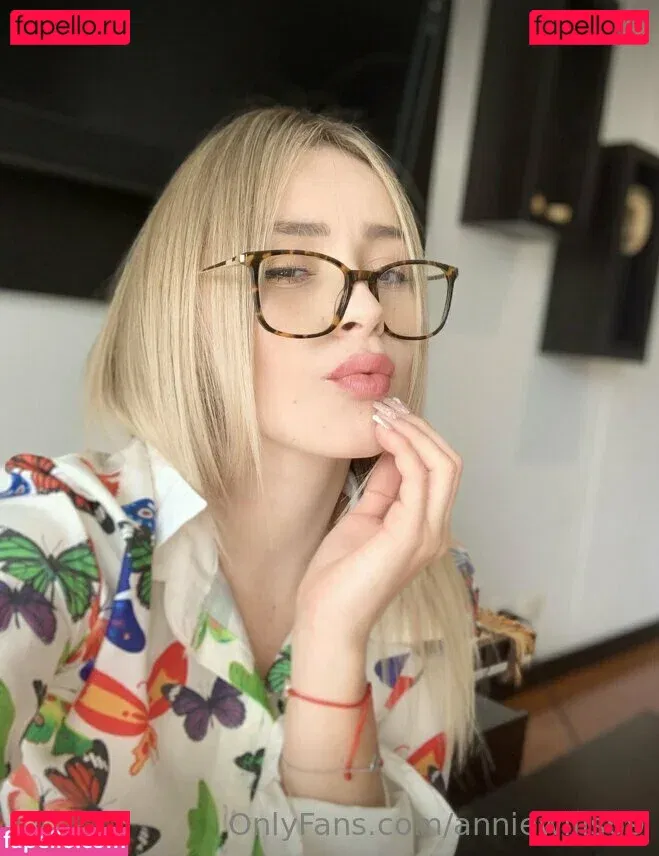 anniewillfree Onlyfans Photo Gallery 