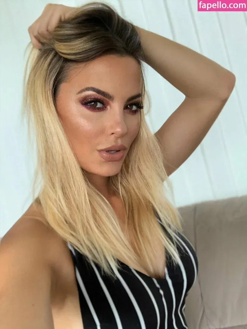 Erika Mitdank Onlyfans Photo Gallery 