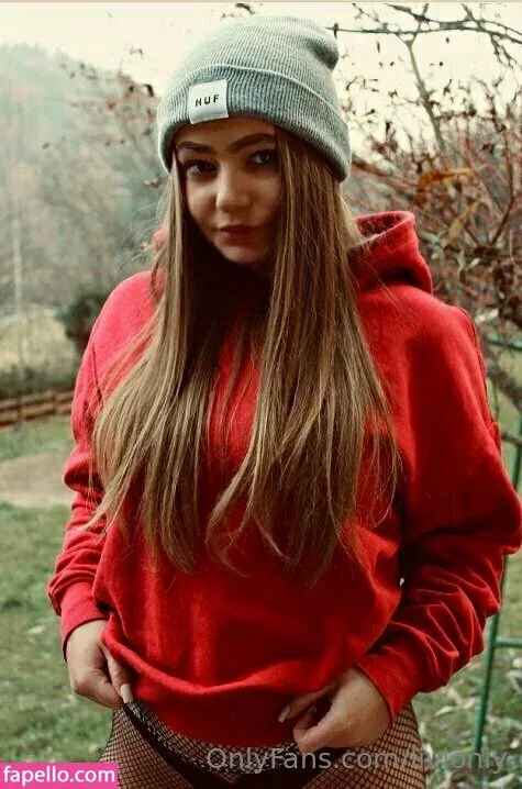 livionly Onlyfans Photo Gallery 