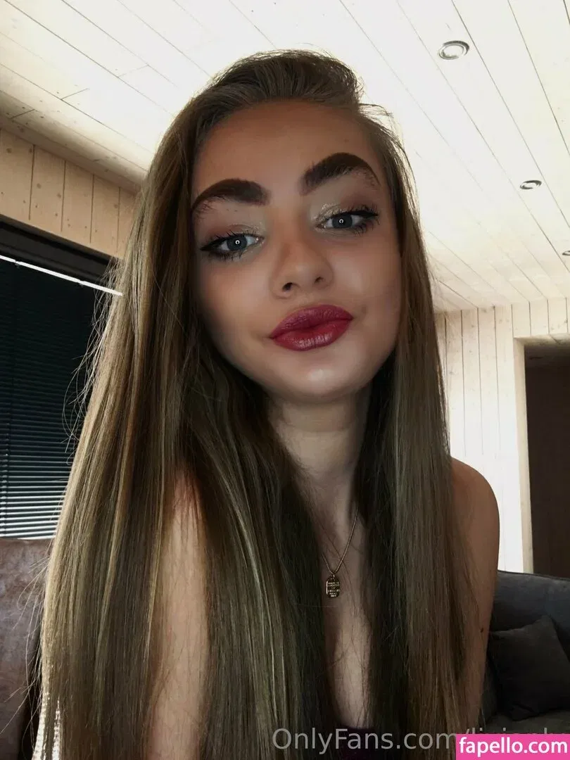 livionly Onlyfans Photo Gallery 