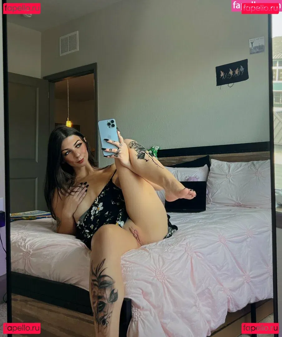 Allie Blossom Onlyfans Photo Gallery 
