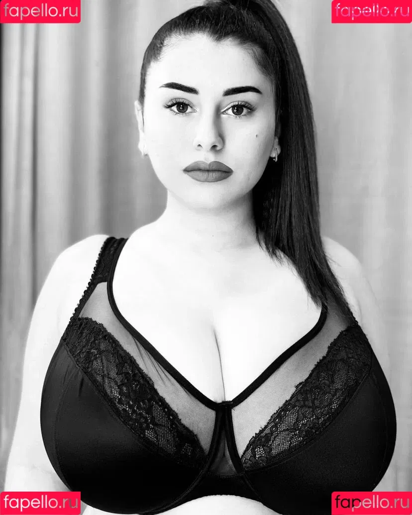 Rozzzywow Onlyfans Photo Gallery 