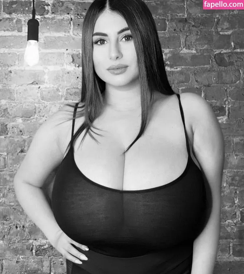 Rozzzywow Onlyfans Photo Gallery 