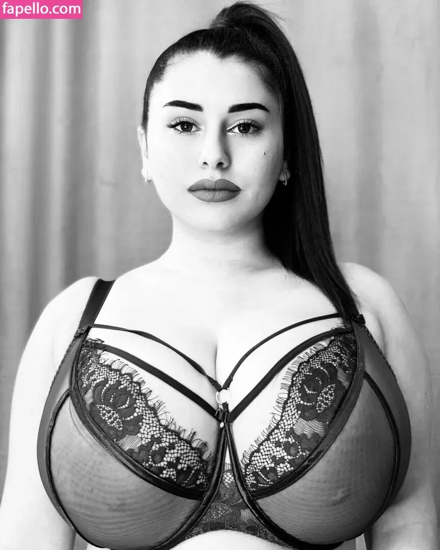 Rozzzywow Onlyfans Photo Gallery 