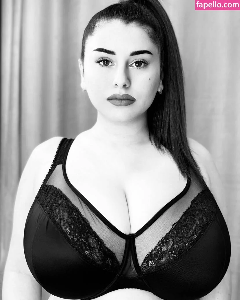 Rozzzywow Onlyfans Photo Gallery 