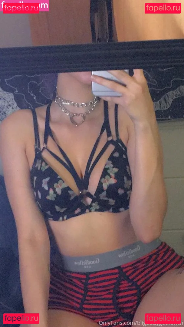 biigtiddygothbitch Onlyfans Photo Gallery 