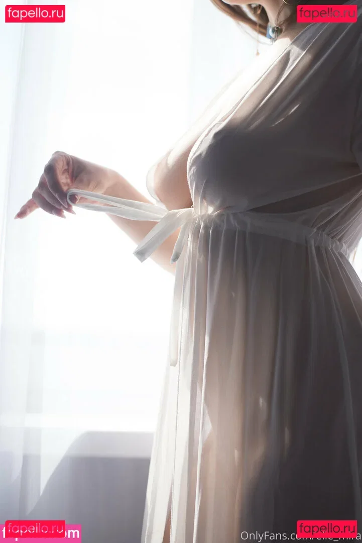 Elle Mira Onlyfans Photo Gallery 