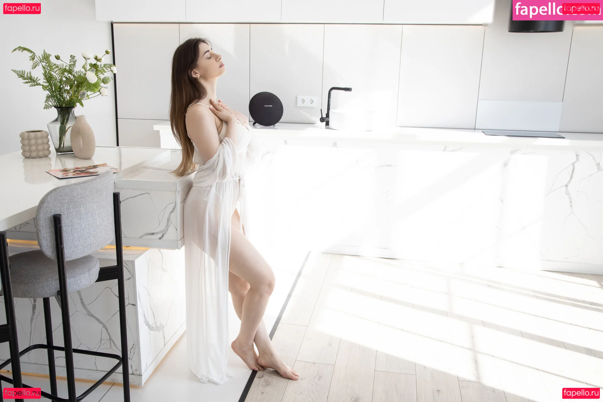 Elle Mira Onlyfans Photo Gallery 