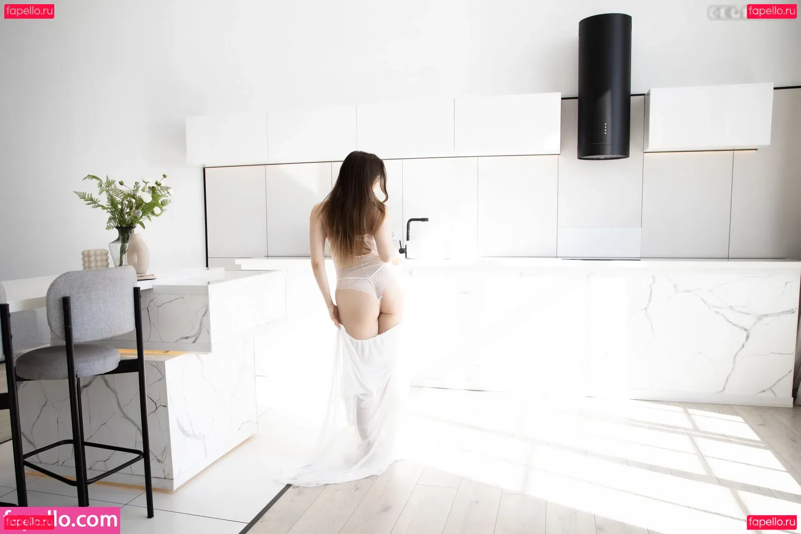 Elle Mira Onlyfans Photo Gallery 