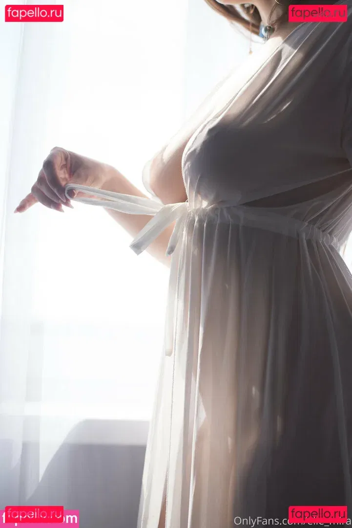 Elle Mira Onlyfans Photo Gallery 