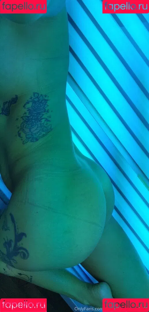 tattedlilmomma1990 Onlyfans Photo Gallery 