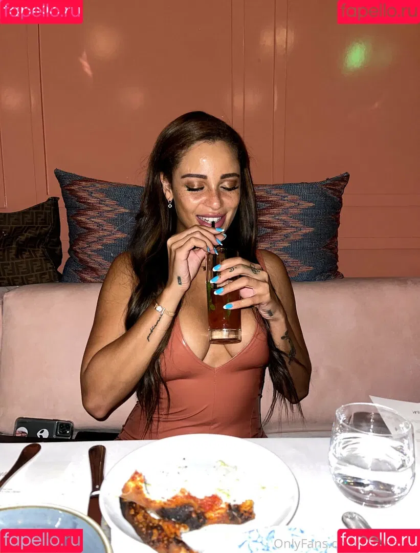toningtori Onlyfans Photo Gallery 