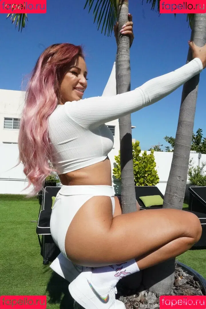 toningtori Onlyfans Photo Gallery 