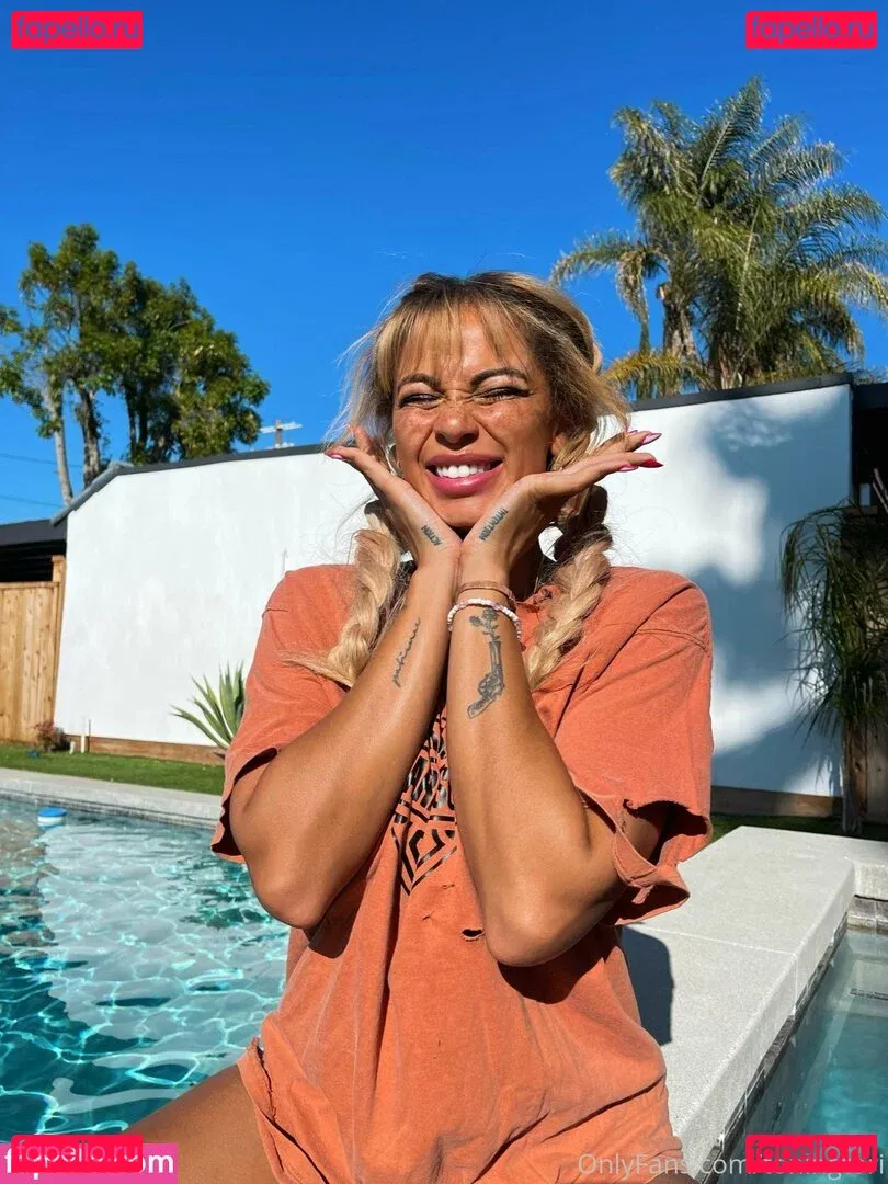 toningtori Onlyfans Photo Gallery 