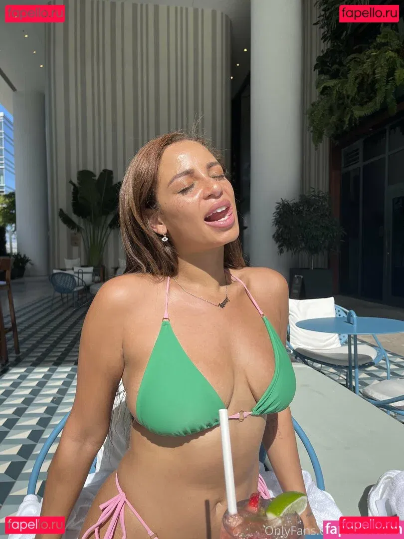 toningtori Onlyfans Photo Gallery 