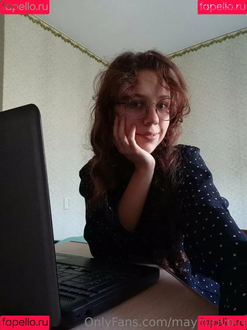 maycurlygirl Onlyfans Photo Gallery 