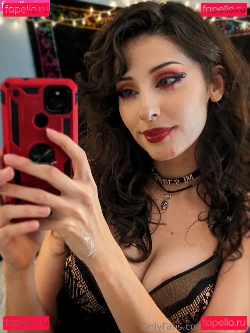 RevolutionarySyrup99 Onlyfans Photo Gallery 