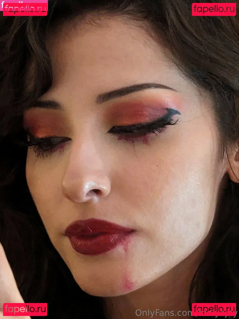 RevolutionarySyrup99 Onlyfans Photo Gallery 