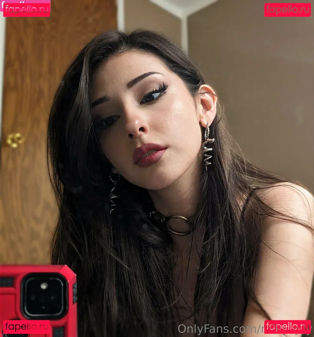 RevolutionarySyrup99 Onlyfans Photo Gallery 