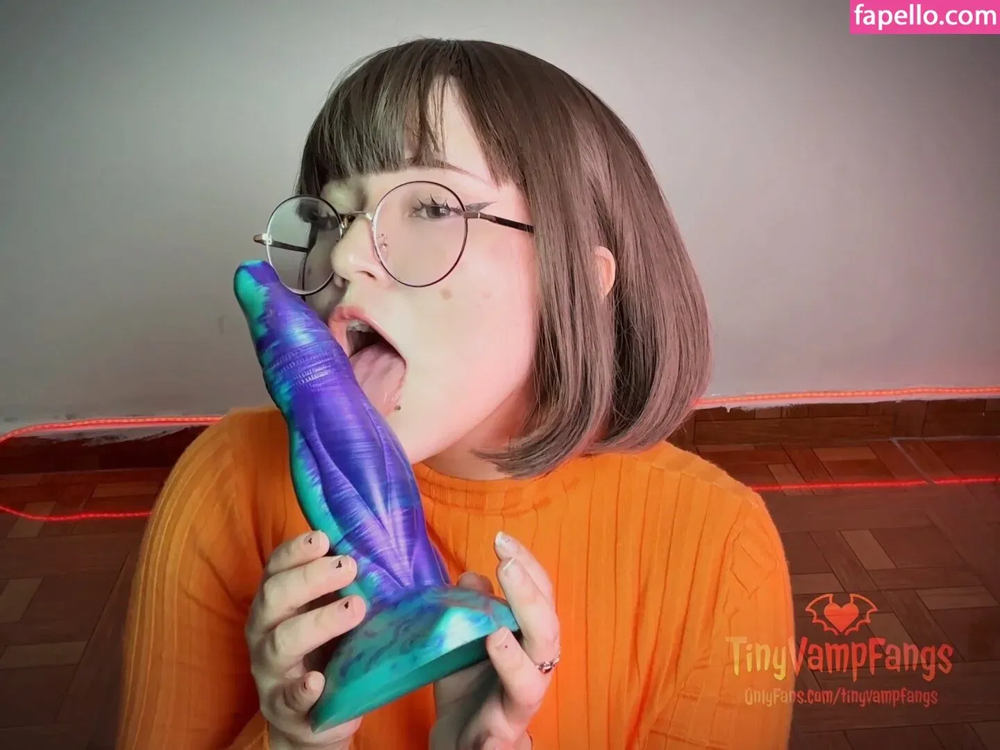 Tinyvampfangs Onlyfans Photo Gallery 
