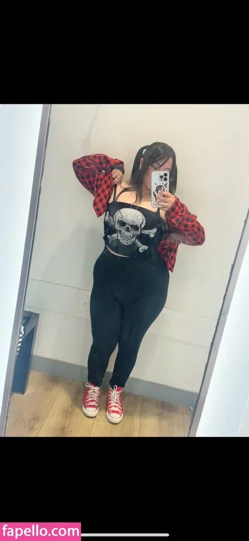 Tinyvampfangs Onlyfans Photo Gallery 