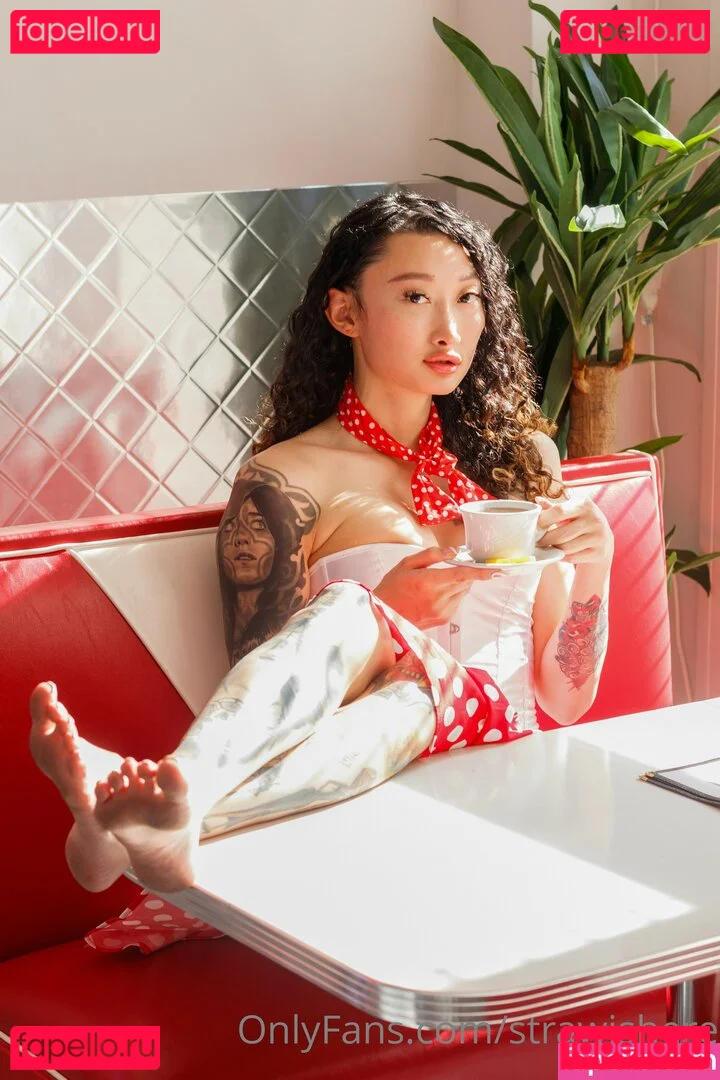 Billie Beaumont Strawisdead Onlyfans Photo Gallery 