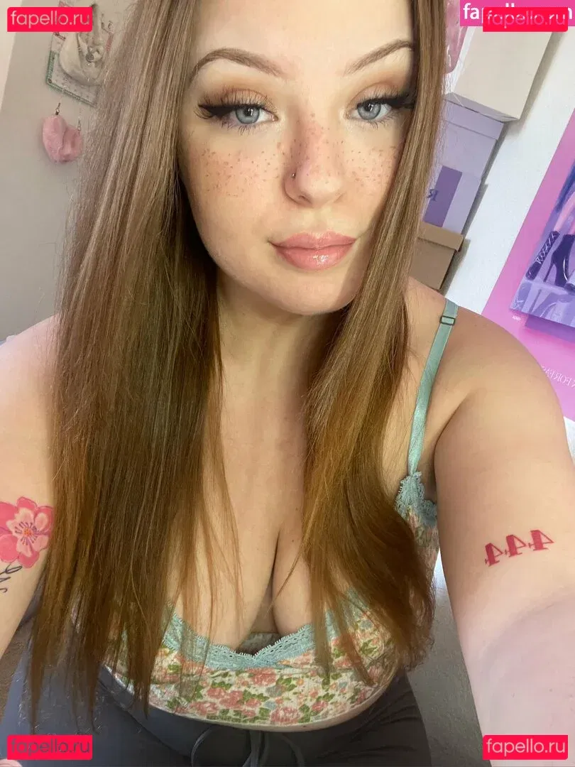 Lilly47 Onlyfans Photo Gallery 