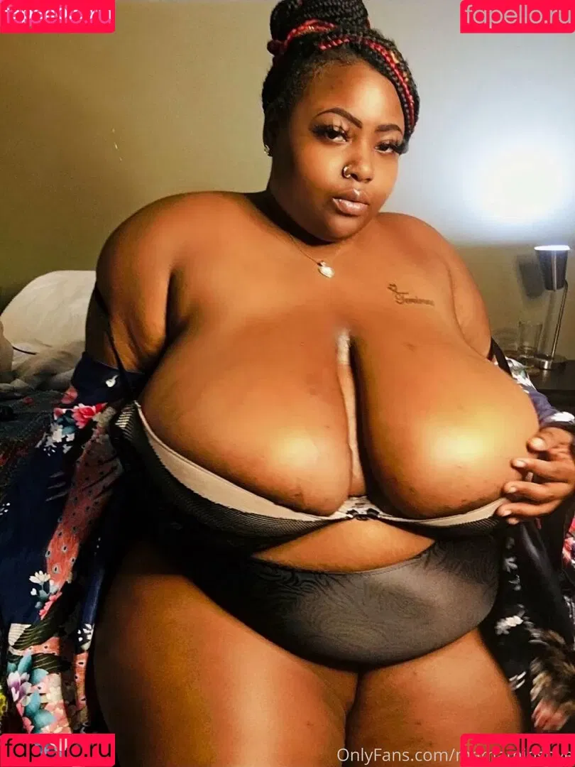 mamamioshye Onlyfans Photo Gallery 