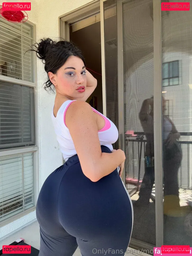 monaazarfree Onlyfans Photo Gallery 