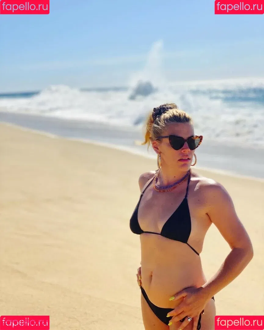 Busy Philipps Onlyfans Photo Gallery 