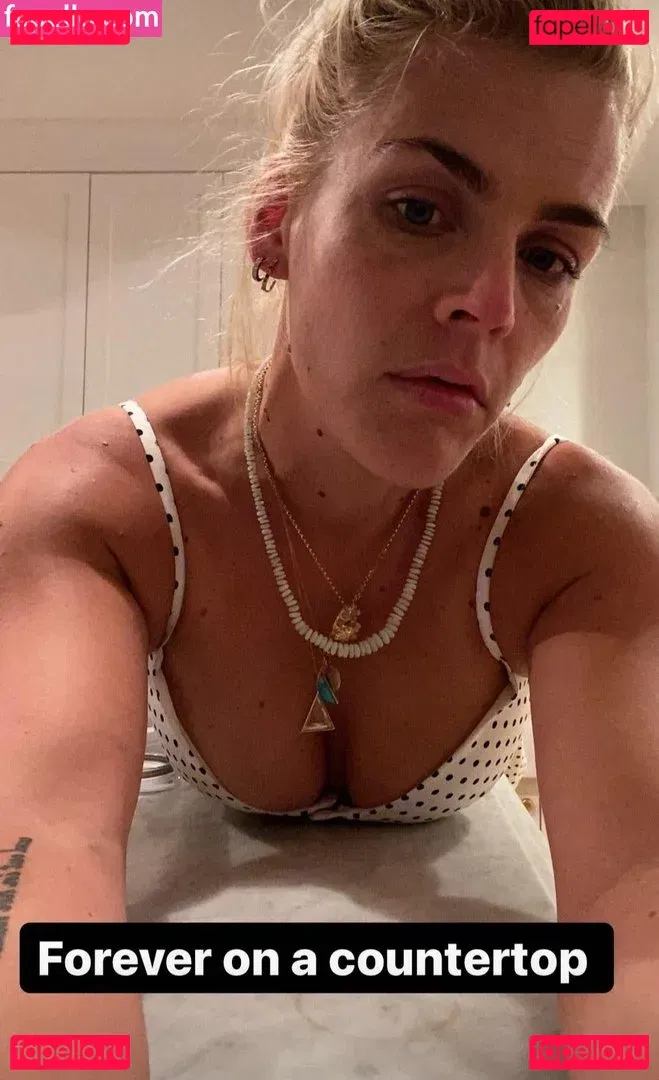 Busy Philipps Onlyfans Photo Gallery 