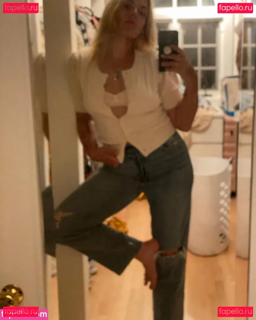 Busy Philipps Onlyfans Photo Gallery 