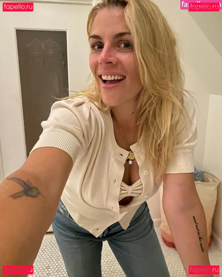 Busy Philipps Onlyfans Photo Gallery 