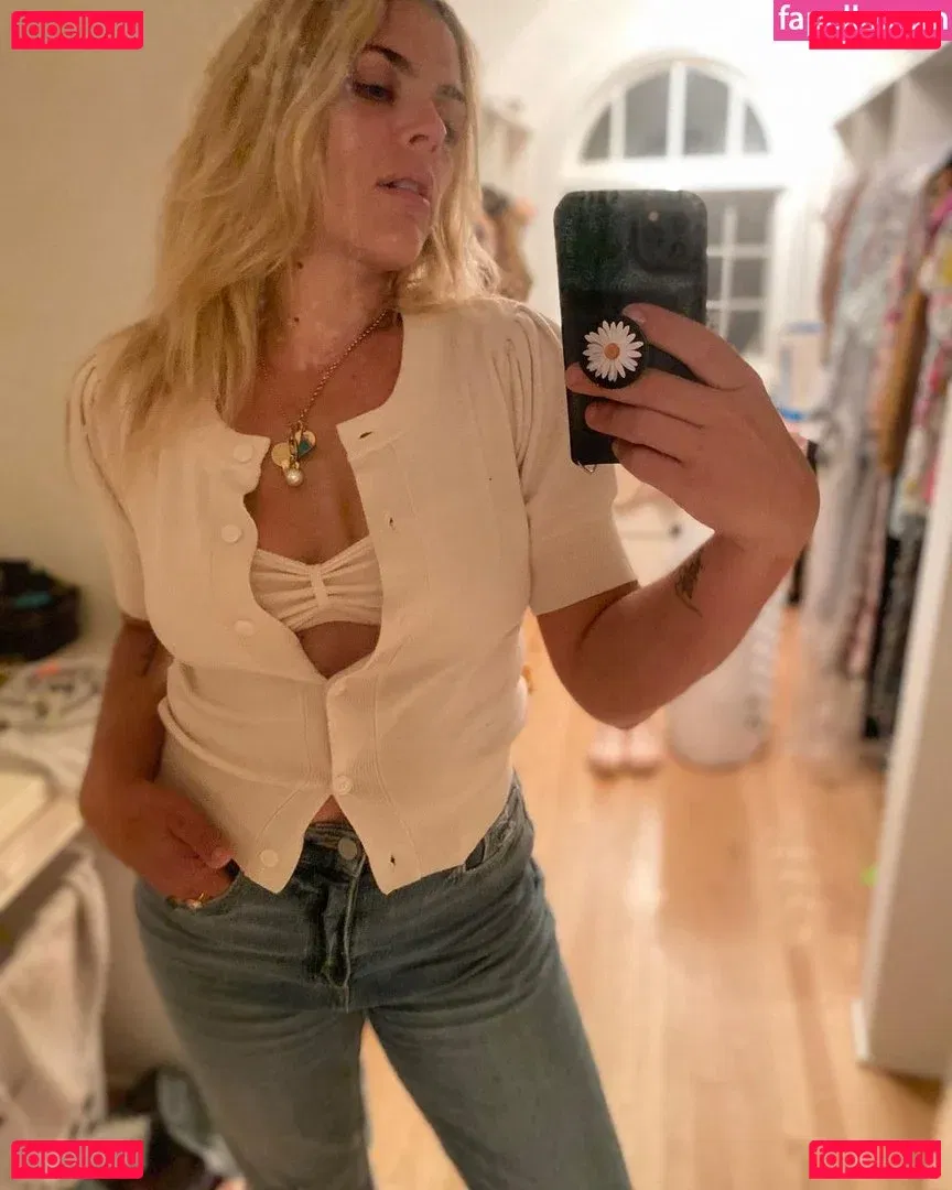 Busy Philipps Onlyfans Photo Gallery 