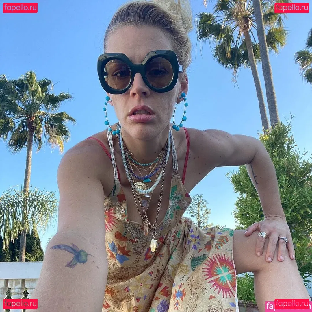 Busy Philipps Onlyfans Photo Gallery 