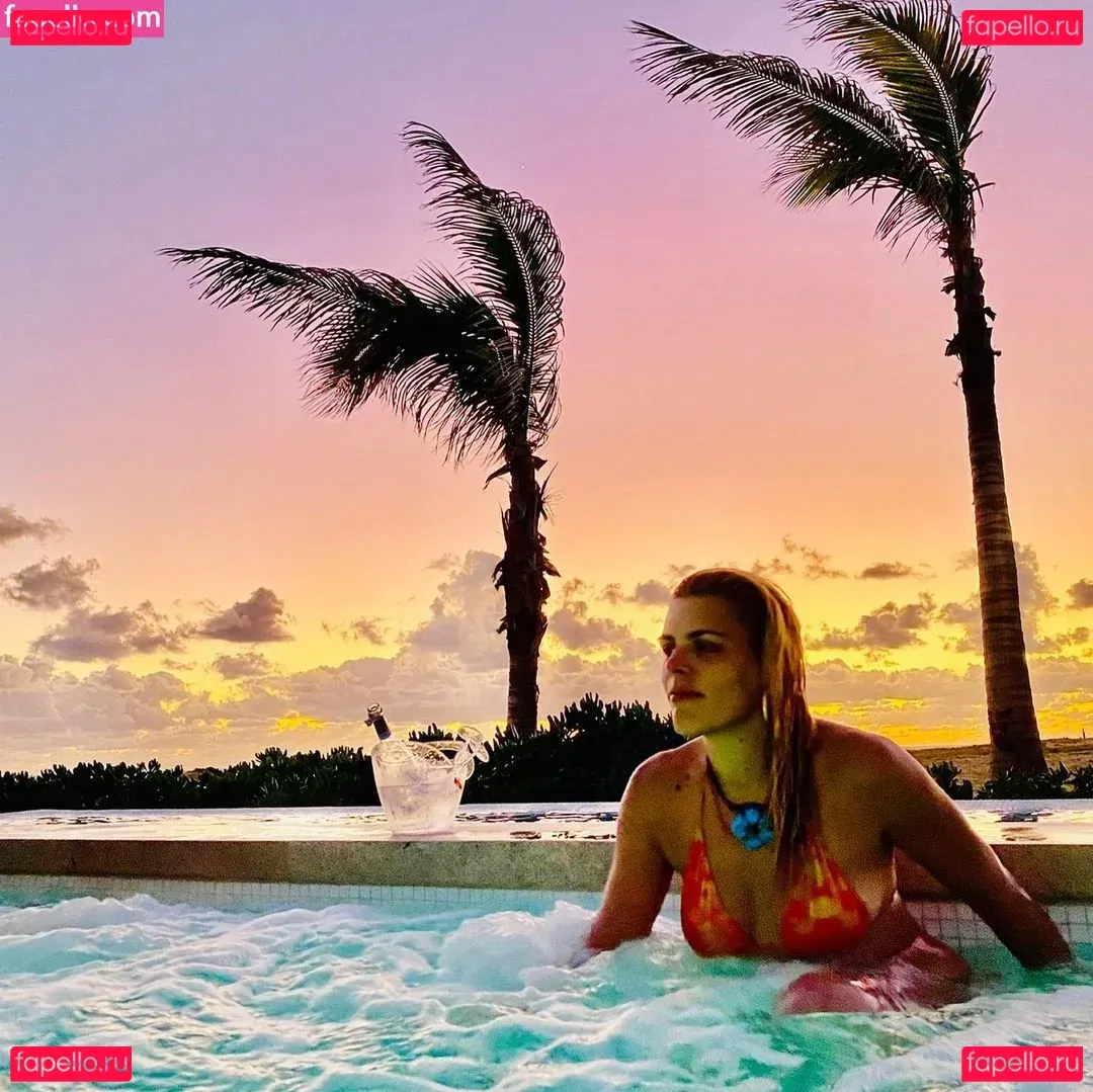 Busy Philipps Onlyfans Photo Gallery 