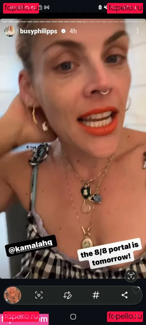 Busy Philipps Onlyfans Photo Gallery 