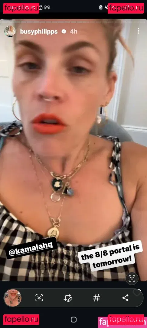 Busy Philipps Onlyfans Photo Gallery 