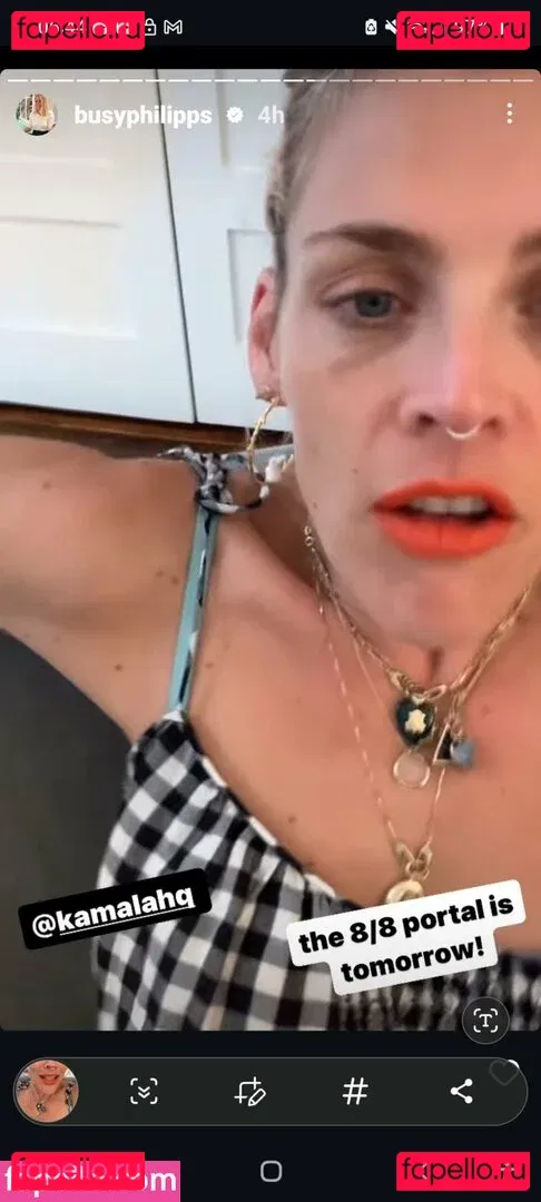 Busy Philipps Onlyfans Photo Gallery 